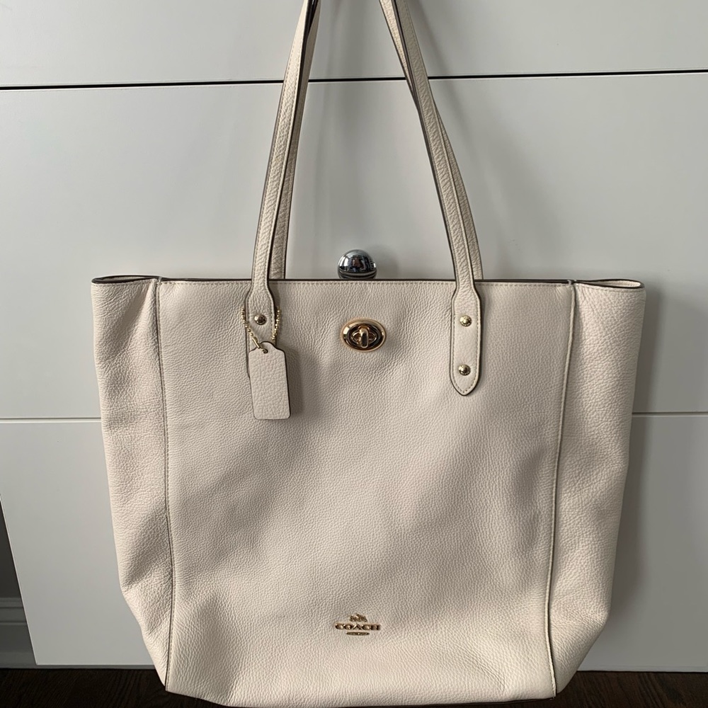COACH BAG- Medium Tote - With Dust Bag